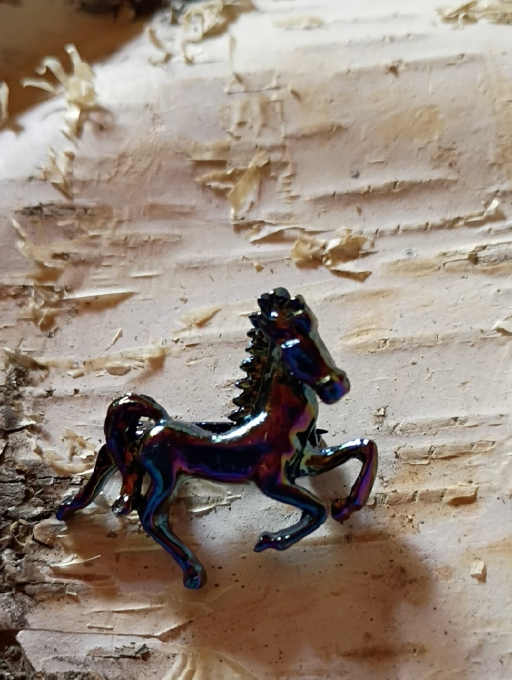 Iridescent Rainbow Metallic Horse Pin - Picture 3 of 7
